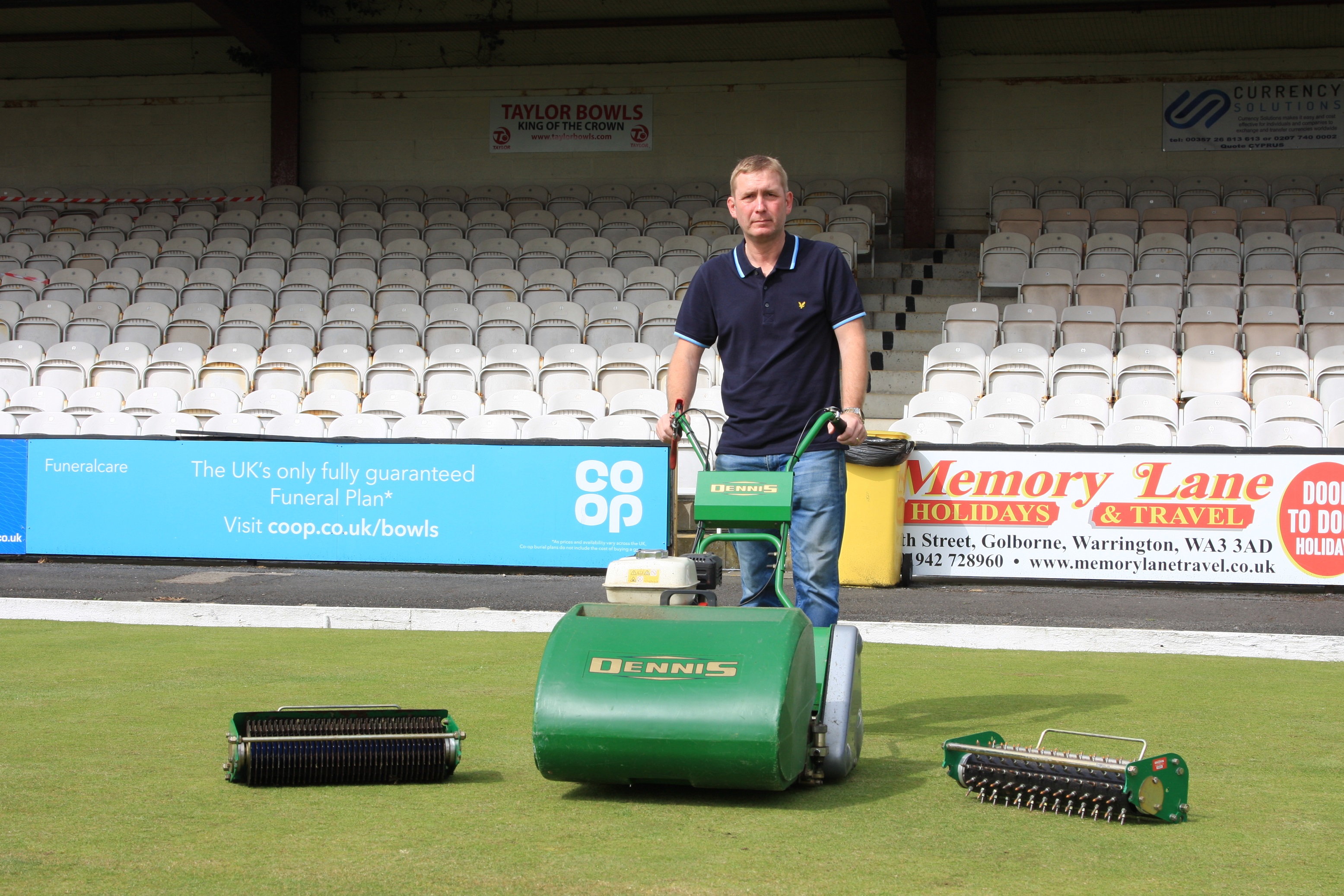 Dennis and SISIS help prepare for Waterloo Championships