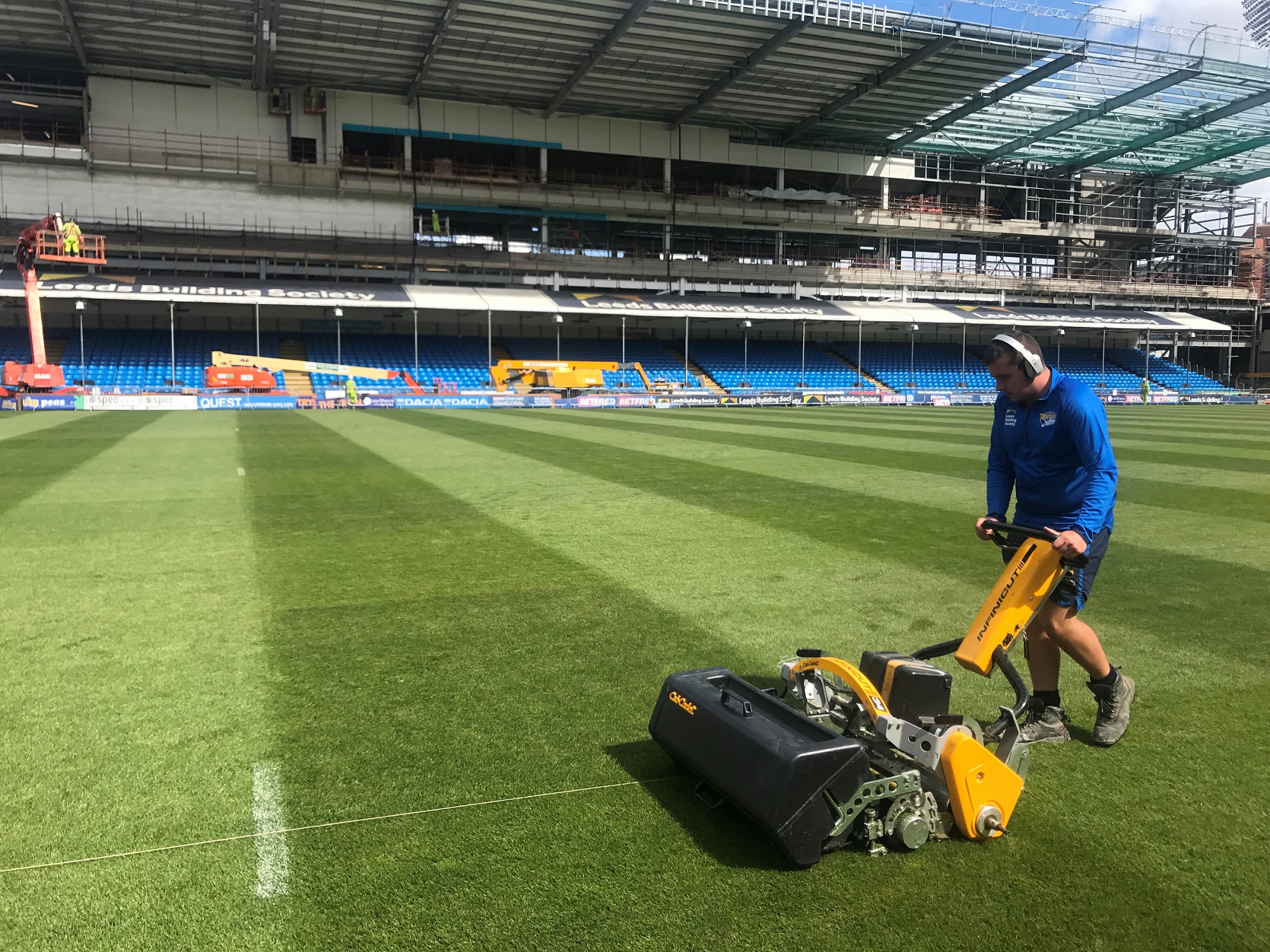 Headingley takes delivery of Cub Cadet INFINICUT® mowers