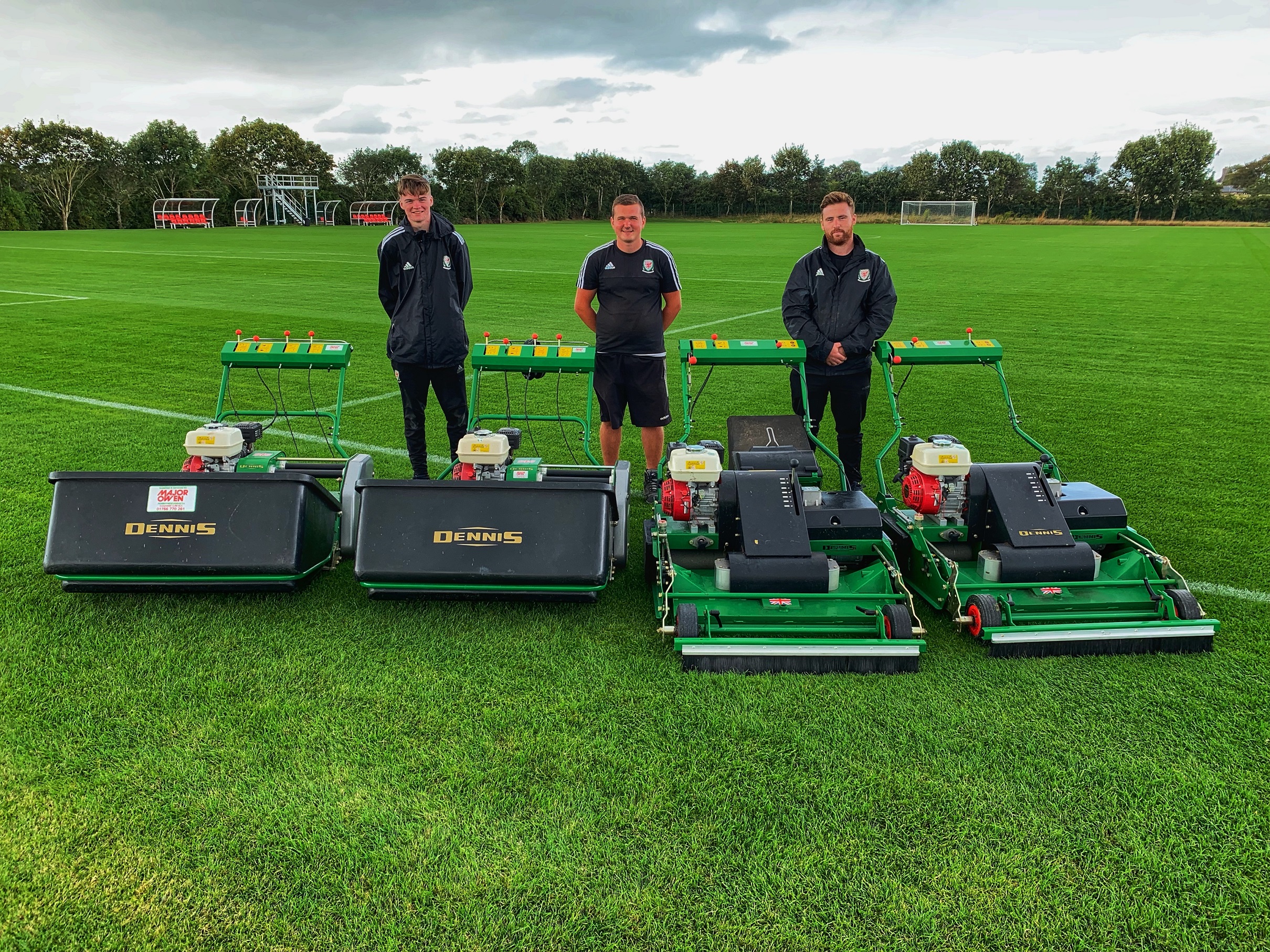 Dennis PRO 34R exceeds standard for rotary mowers