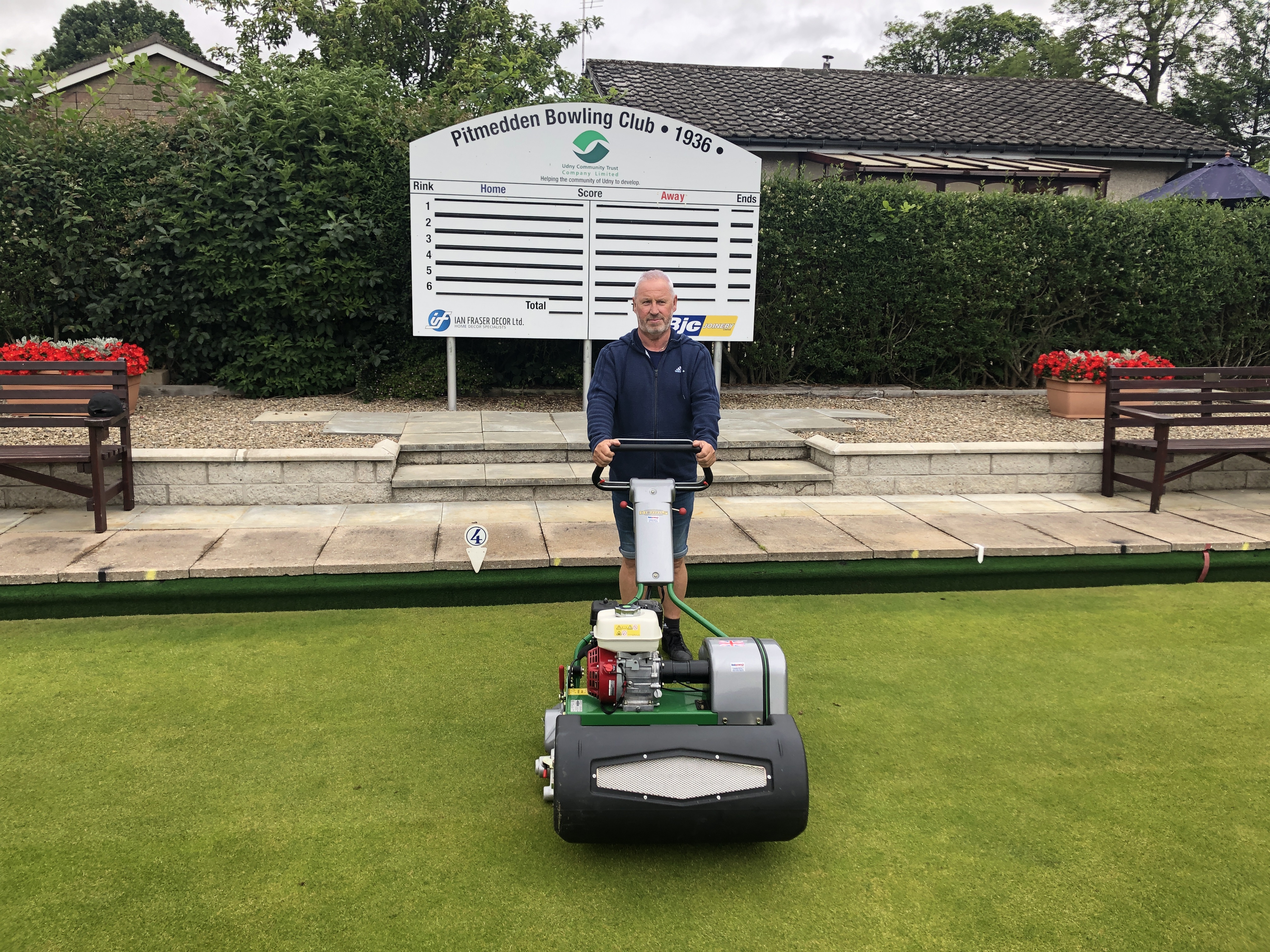 Case study: The Dennis Razor Ultra