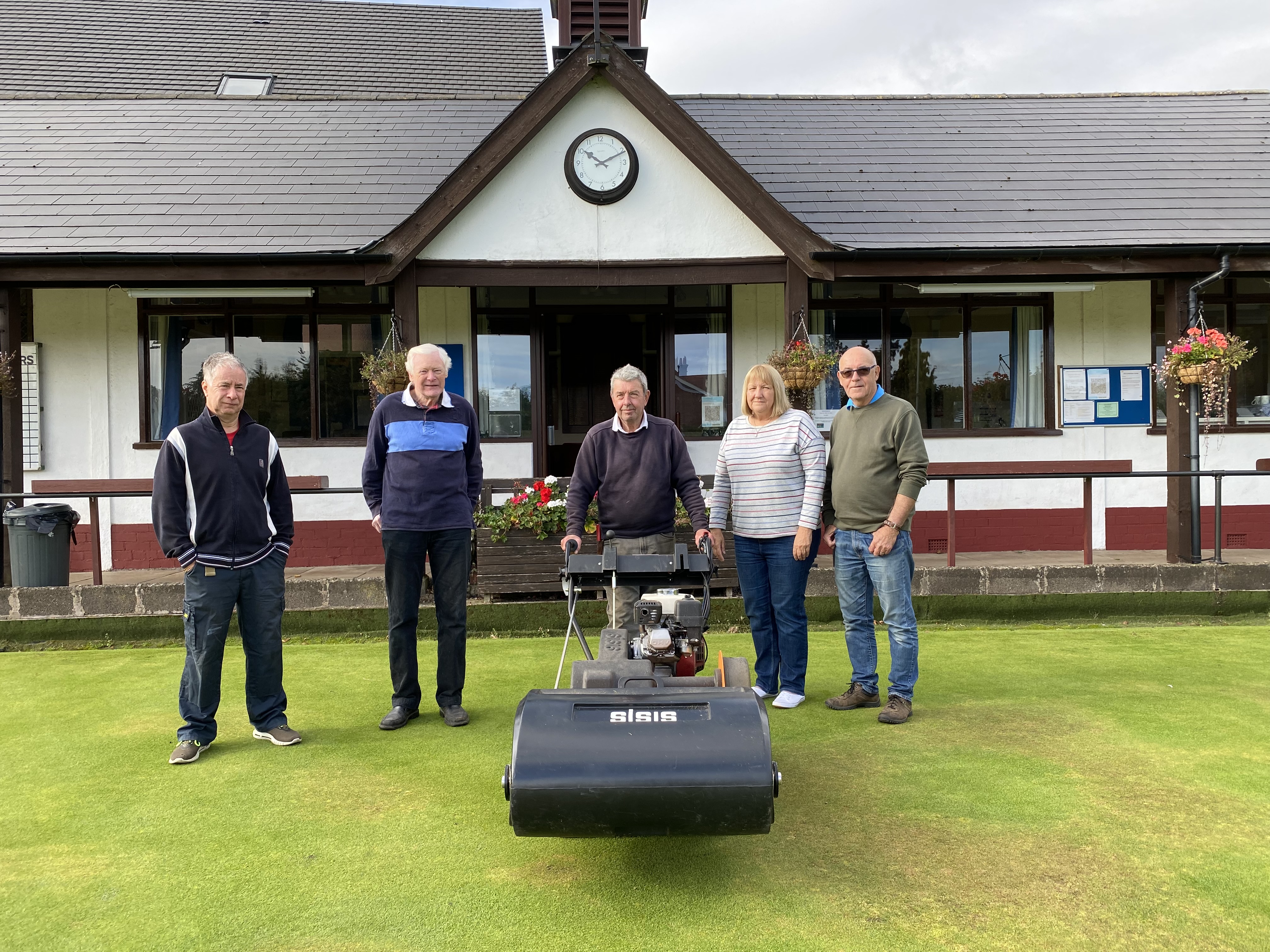SISIS scarifier and seminars improve Rykneld Bowling Club
