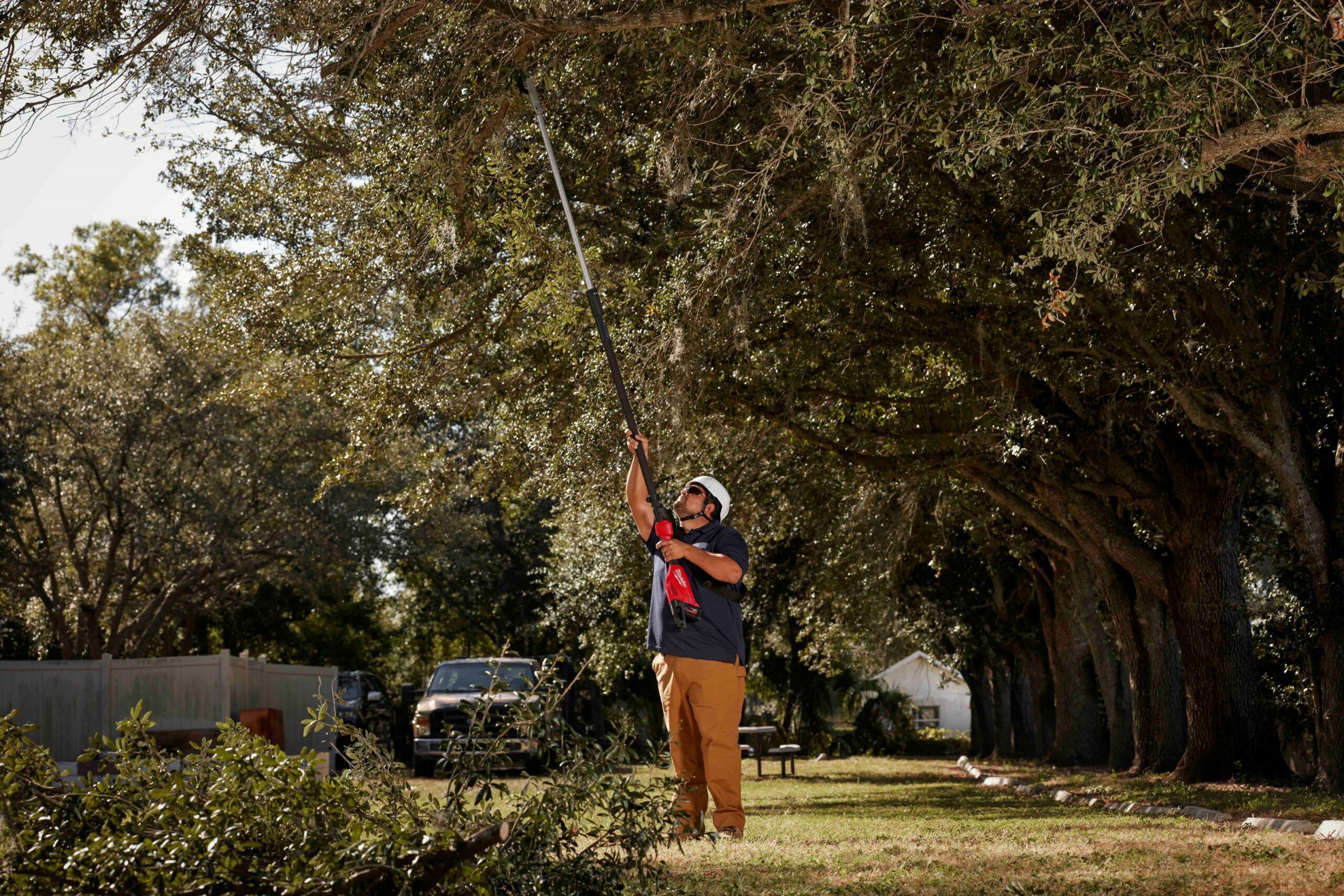 Milwaukee Tool launches the M18 BRUSHLESS TELESCOPIC SHEARS