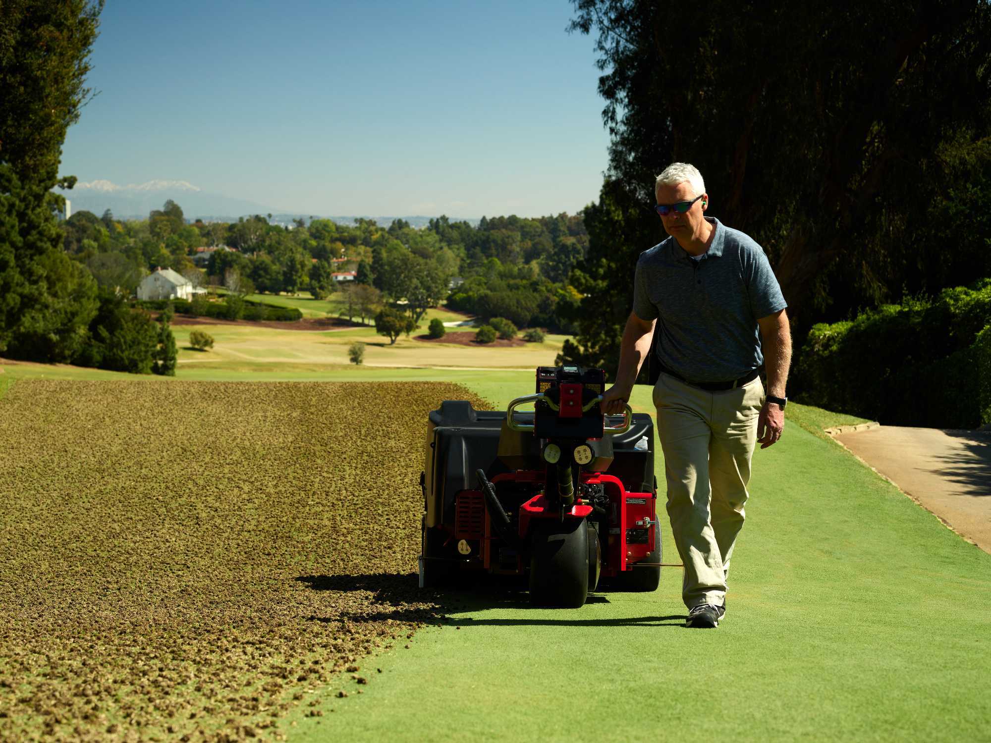 Get your turf back in the game this autumn with the Toro ProCore 648s