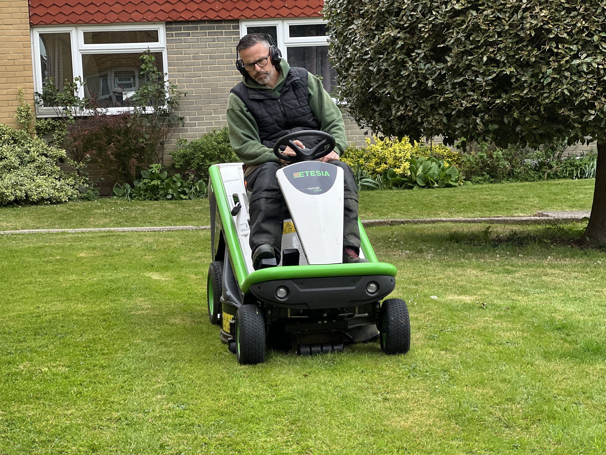 Etesia Hydro 80 transforms productivity for garden maintenance business