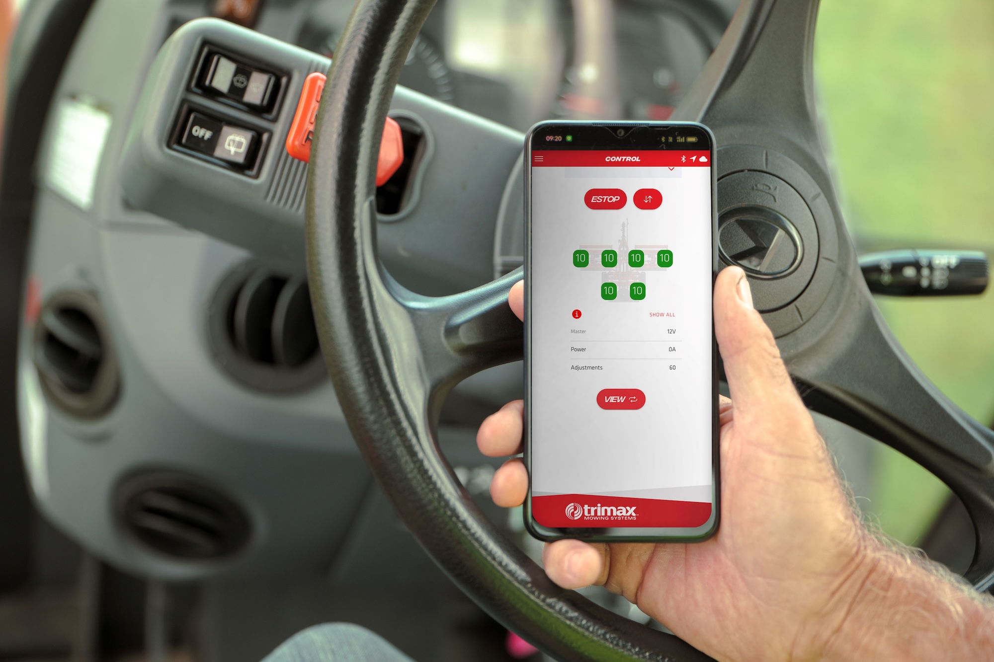 Trimax OptiAdjust: In-cab cutting height control for Pegasus S5