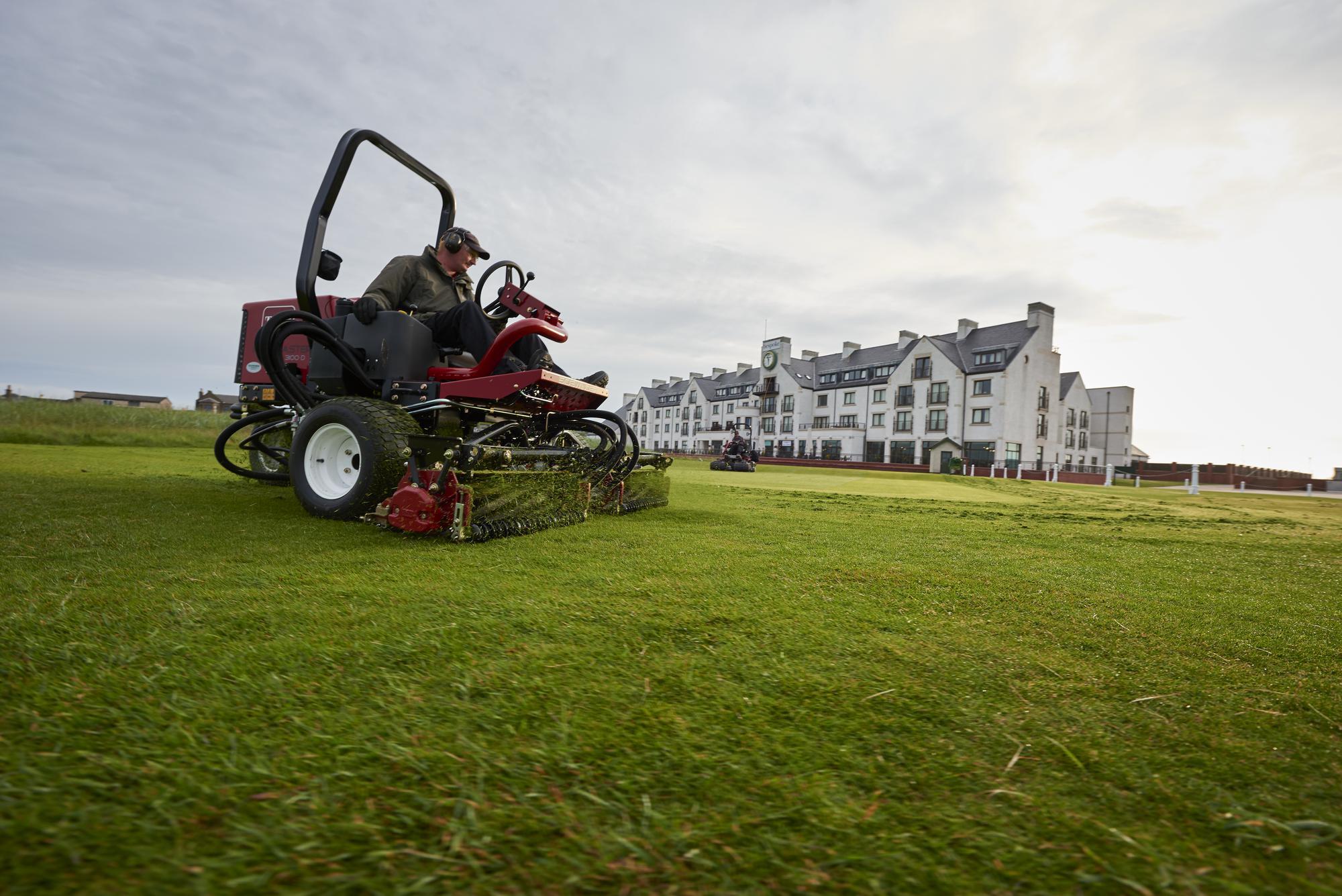 Genuine Toro cylinders offer best value for end-of-season servicing, says Reesink