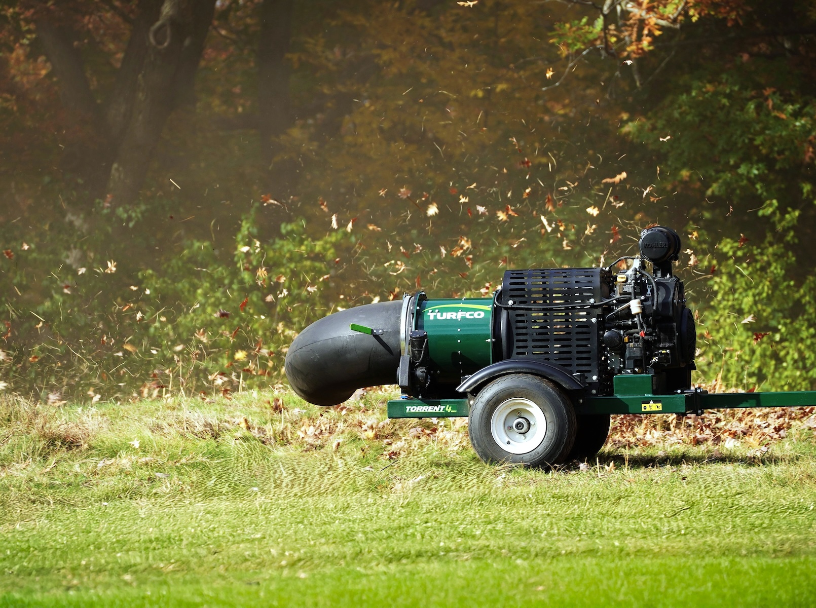 Torrent™ 4 Turbine Blower: Next-level productivity for turf professionals